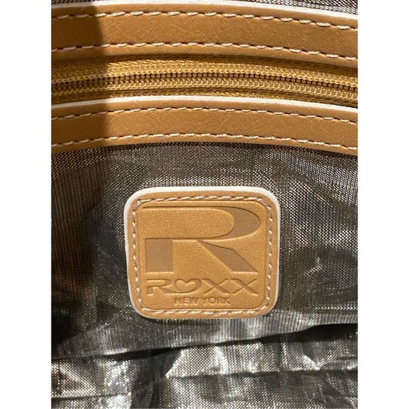 Retro Inspired Roxy Handbag - Picture 9 of 10